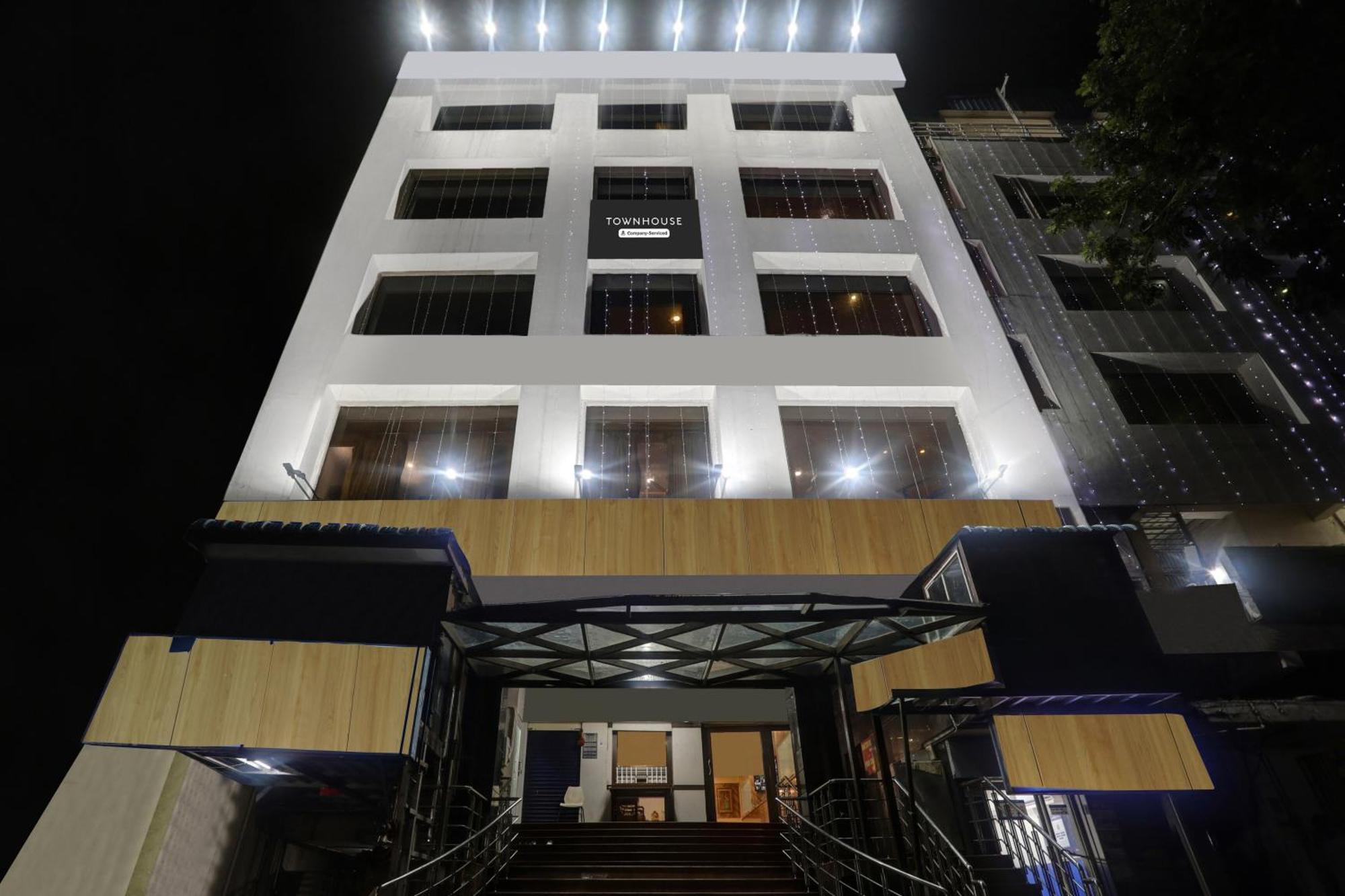 Hotel Grandarya Eluru Bagian luar foto