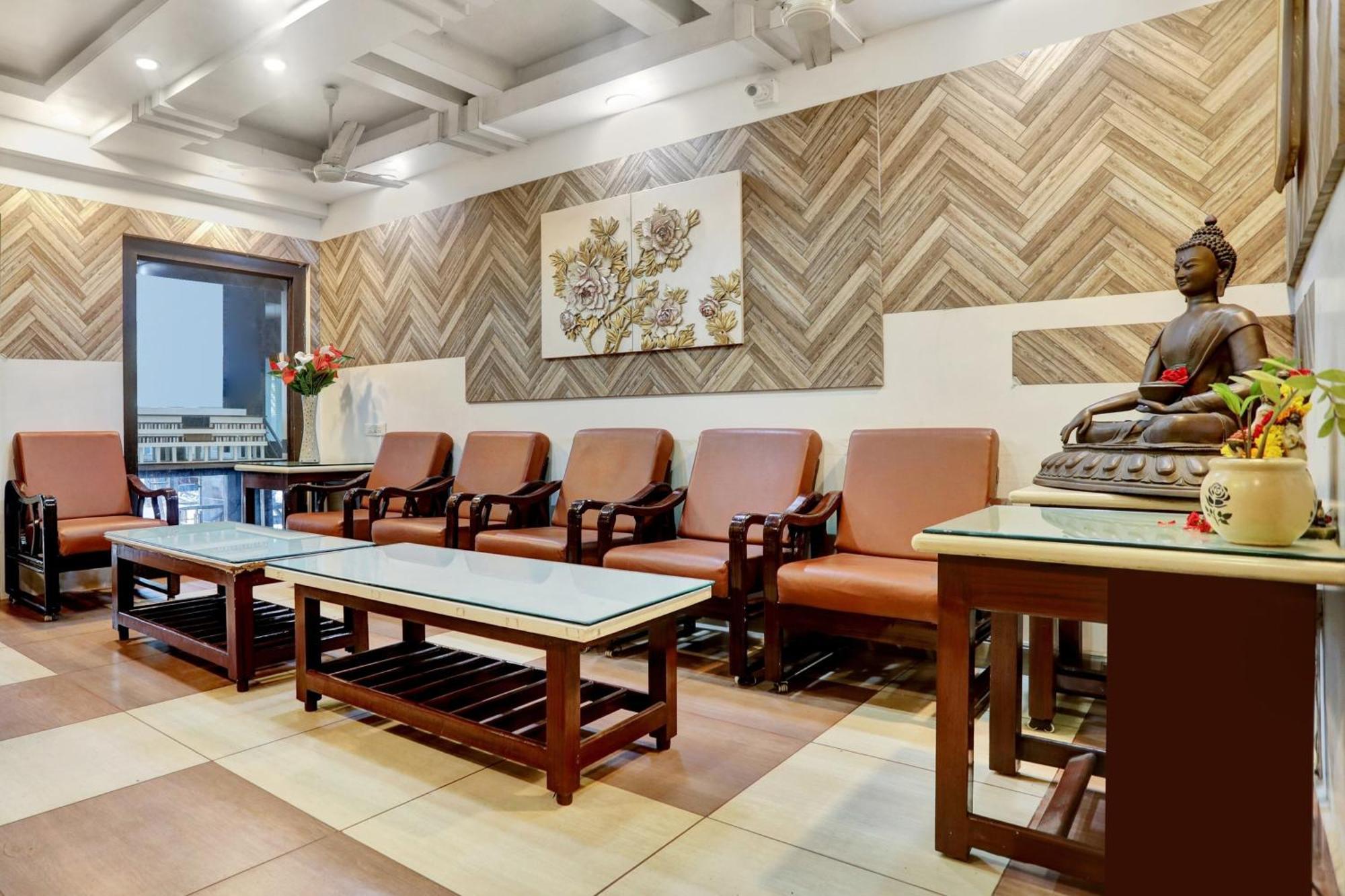 Hotel Grandarya Eluru Bagian luar foto