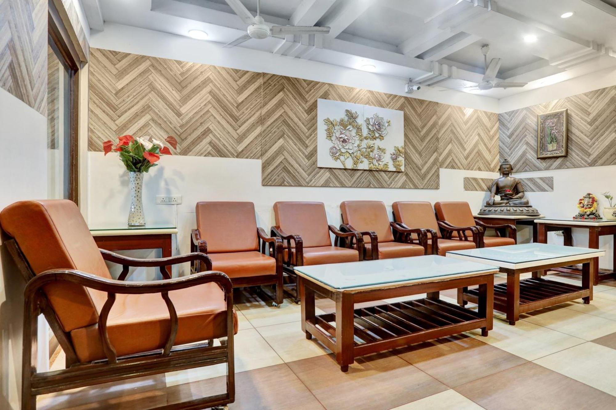 Hotel Grandarya Eluru Bagian luar foto